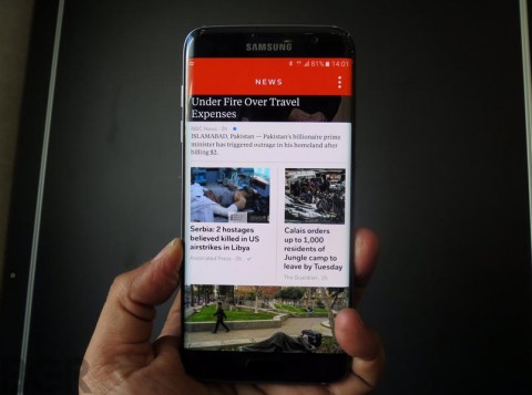 Samsung launches the S7 edge