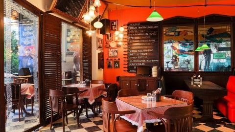 Navroze Bhonu at SodaBottleOpenerWala with Roz-Roz Navroze 18th to 21st March, 2016