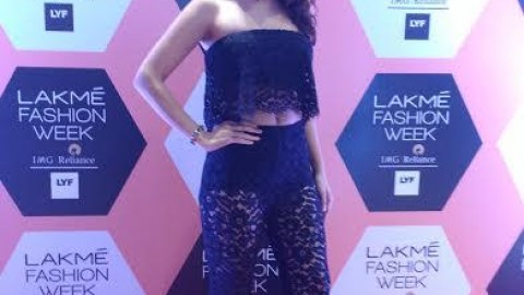 Know how Elena Fernandes stunned everyone at Lakhme Fashion Week 2016