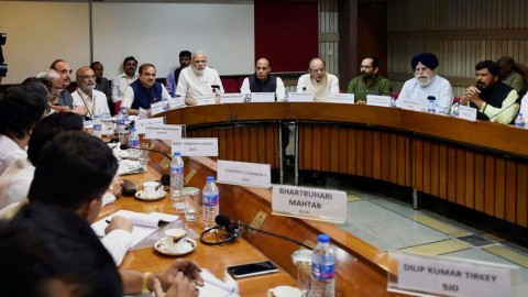 #GST: Modi reaches out to Opposition; Congress promises not to block it