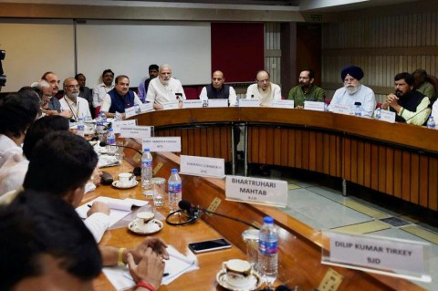 #GST: Modi reaches out to Opposition; Congress promises not to block it